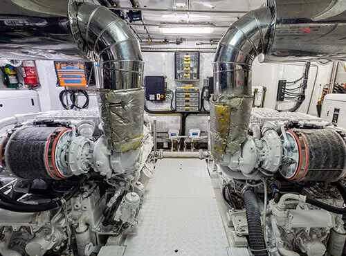En titt in i maskinrummet: Fartygsmotorer genererar buller och vibrationer.