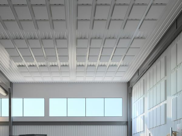 Ljudabsorbent med MAGNETIC i en industrihall