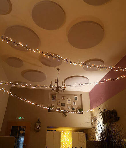 aixFOAM acoustic ceiling set in the Schellental Inn