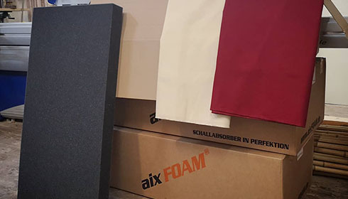 aixFOAM Ljudisoleringsmattor SH001 och akustikväv för att bygga en väggpanel